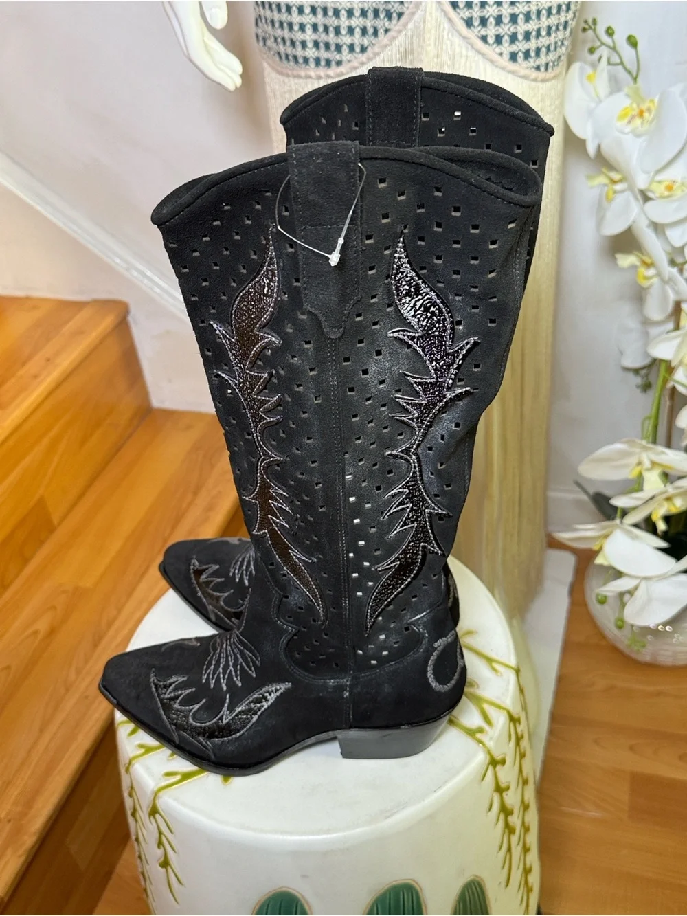 ITALIAN COWBOY Women’s Black Embroidered Western Boots